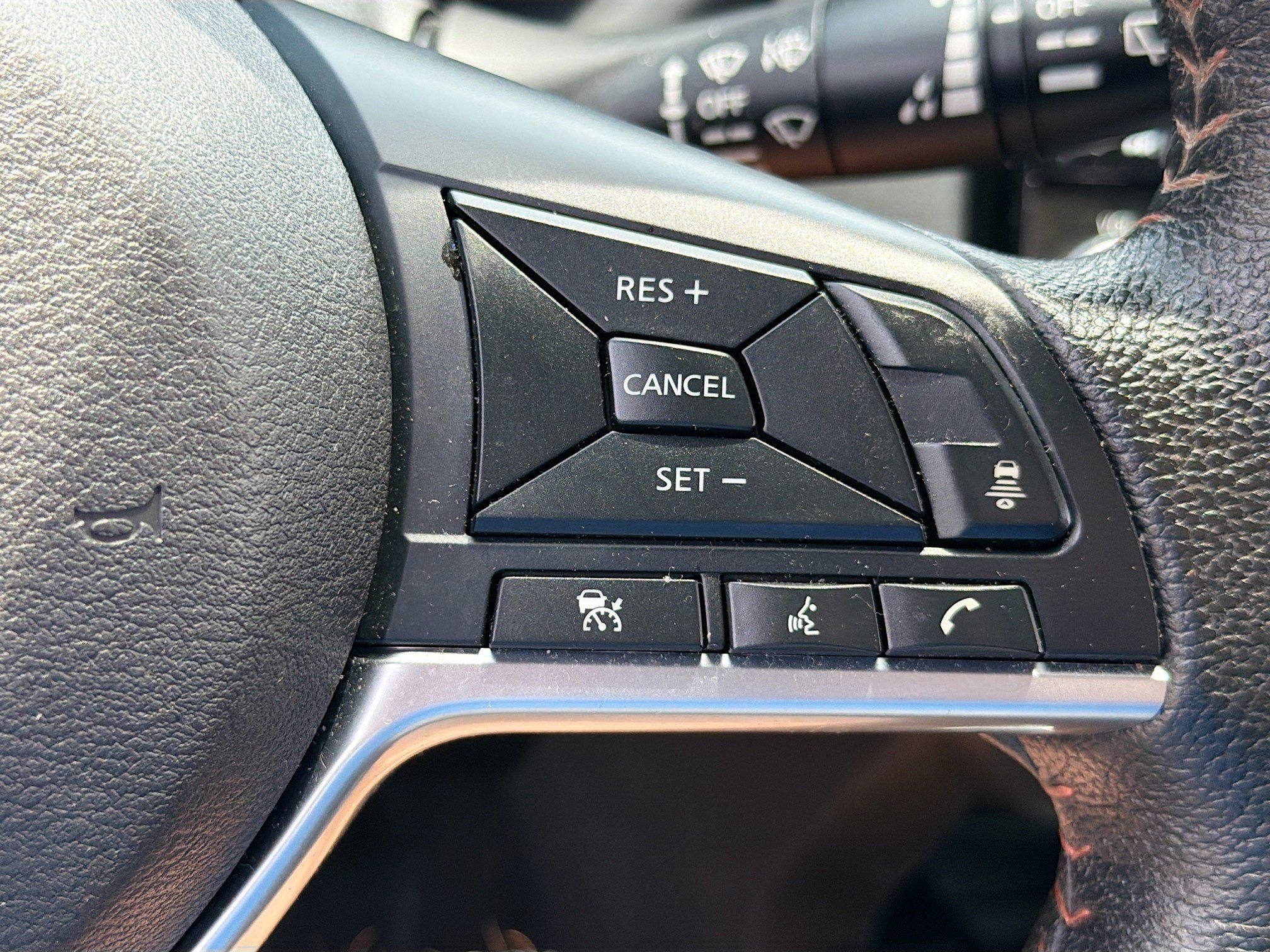 Used 2023 Gun Metallic Nissan SR image 17