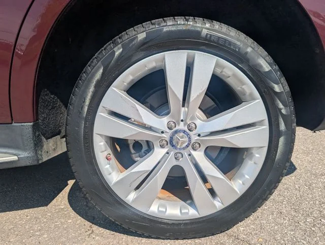Used 2010 Red Mercedes-Benz ML 350 image 27
