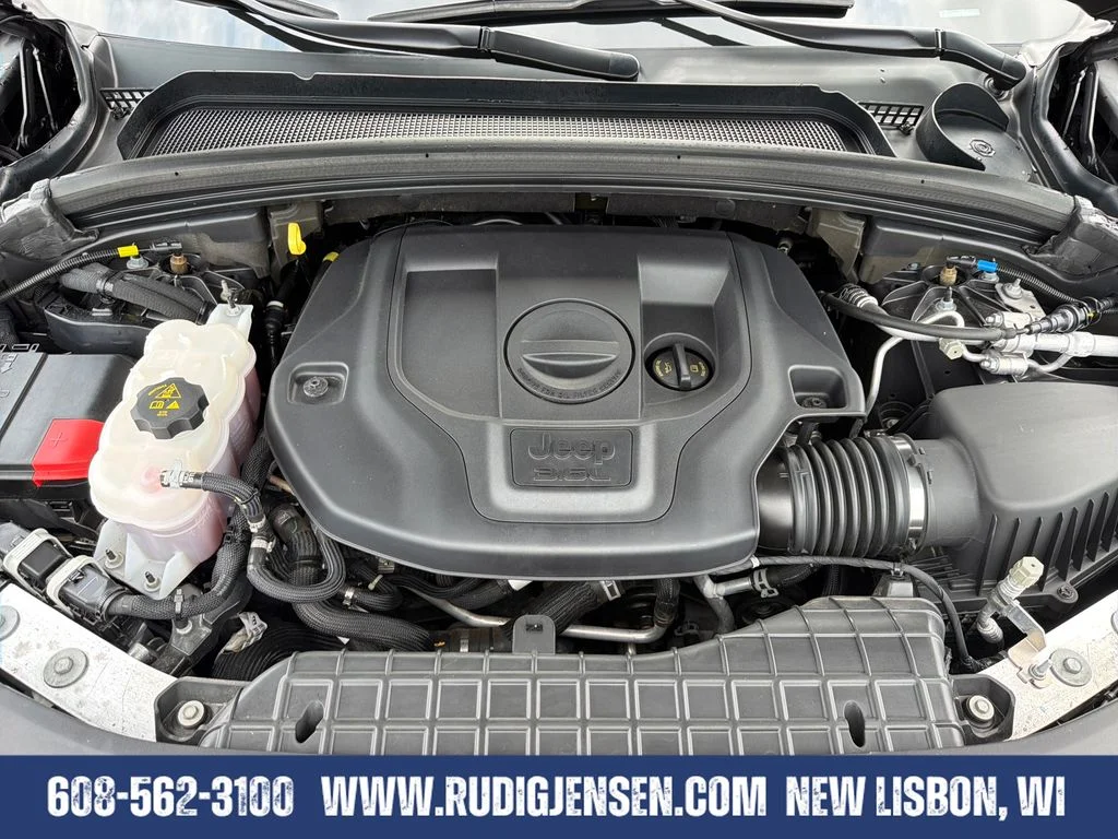 Used 2023 Gray Jeep Summit Reserve image 22