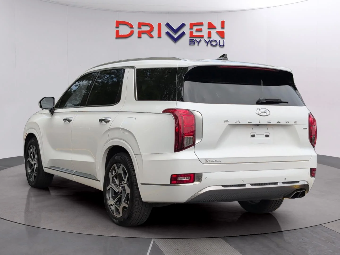 Used 2022 Hyper White Hyundai Calligraphy image 3
