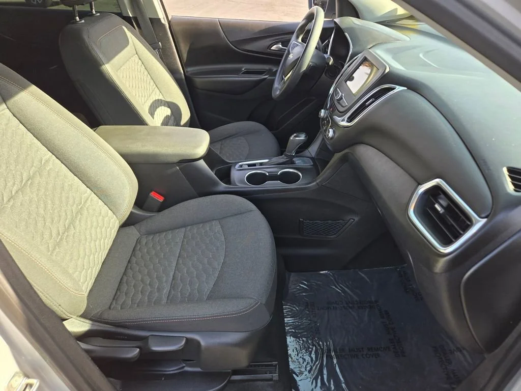 Used 2019 SILVER ICE METALLIC Chevrolet LT image 15