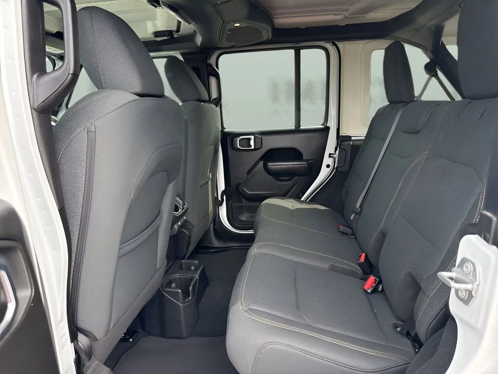 Used 2025 White Jeep Sport S image 11