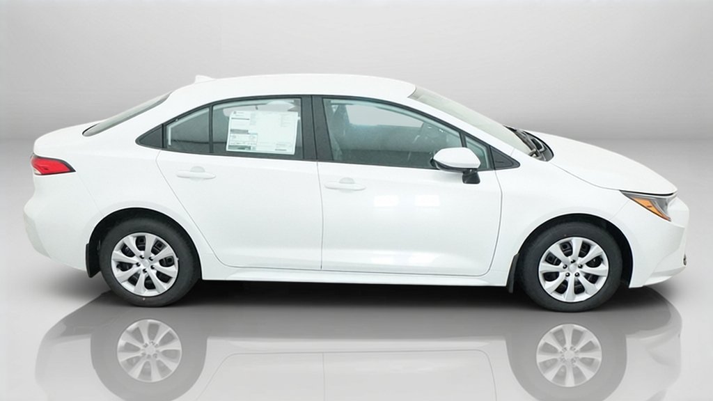 New 2027 Wind Chill Pearl Toyota LE image 37