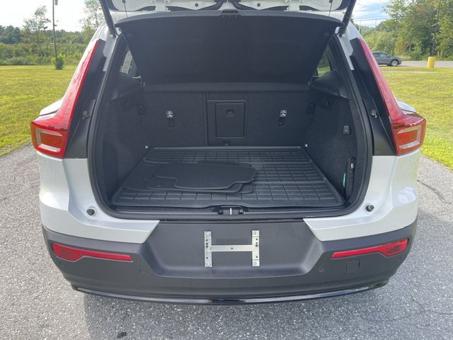 Used 2025 White Volvo Plus Dark Theme image 15