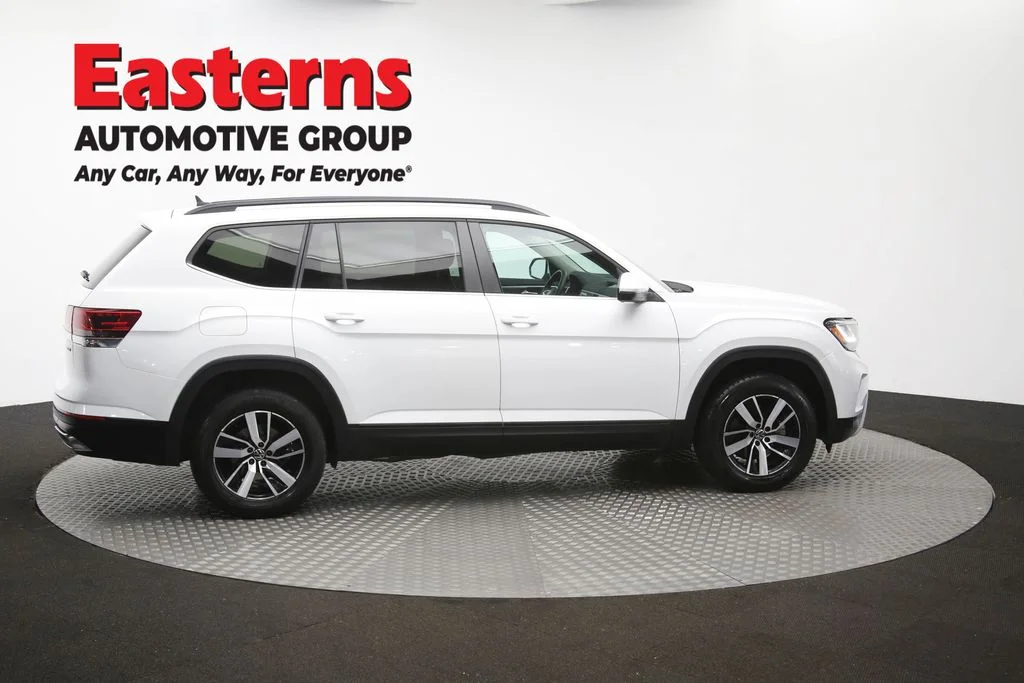 Used 2022 White Volkswagen 2.0T SE image 44