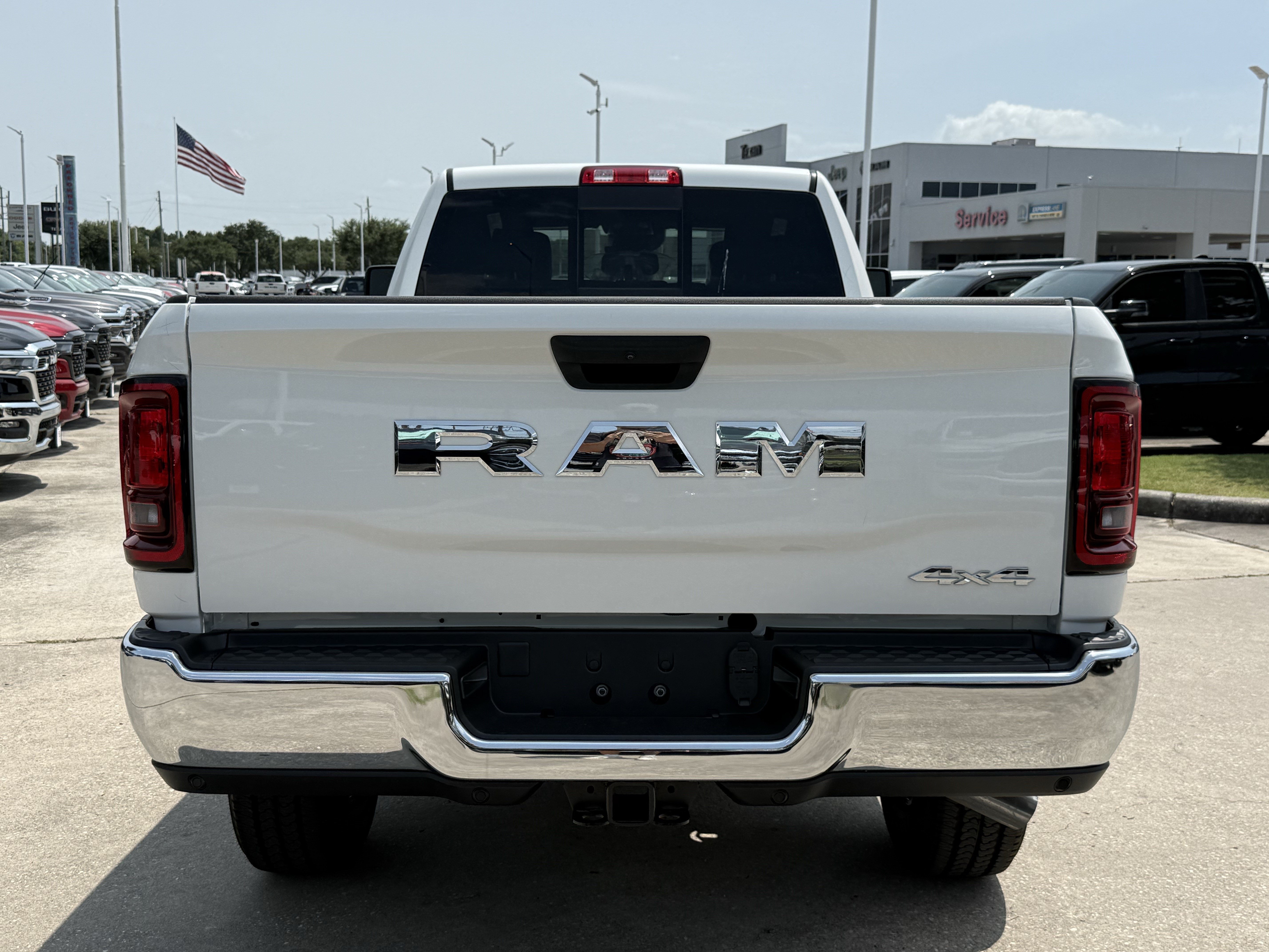 New 2026 Bright White Clear-Coat Exterior Paint RAM Tradesman image 5