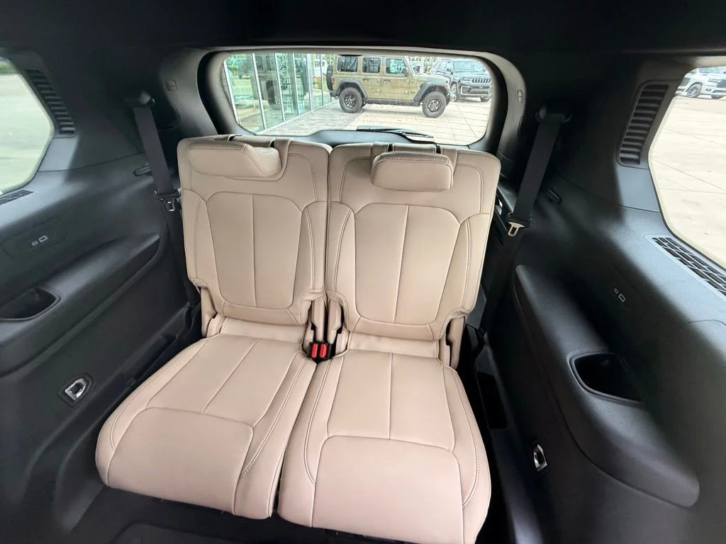 New 2026 Velvet Red Pearl-Coat Exterior Paint Jeep Limited image 25