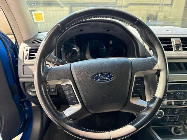 Used 2011 Blue Flame Metallic Ford SEL image 18