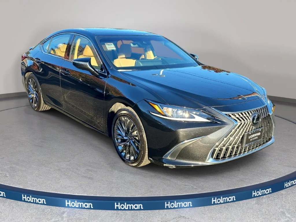 Used 2024 Black Lexus 350 Luxury image 4