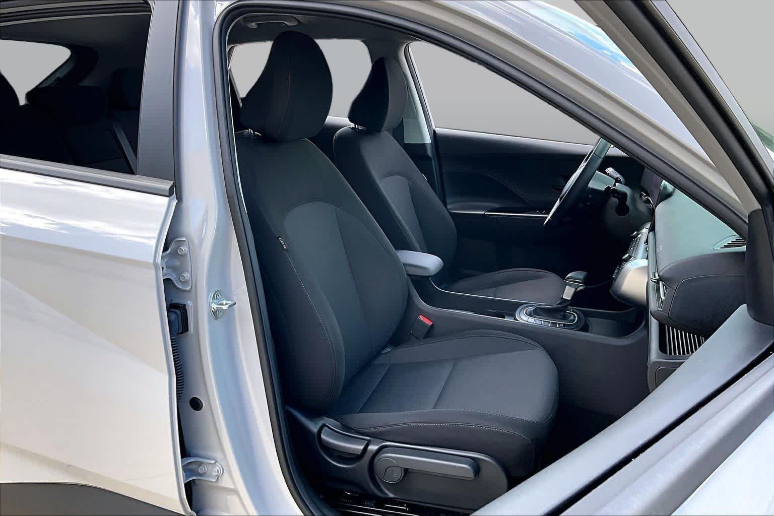 Used 2025 Cyber Gray Metallic Hyundai SEL image 9