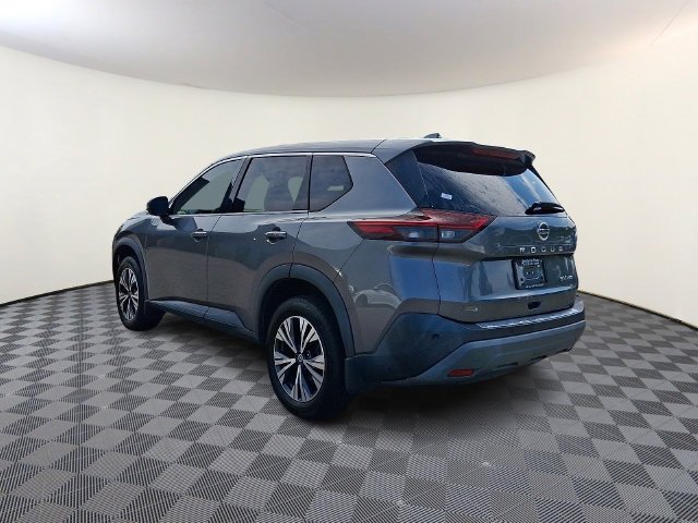 Used 2021 Gray Nissan SV image 5