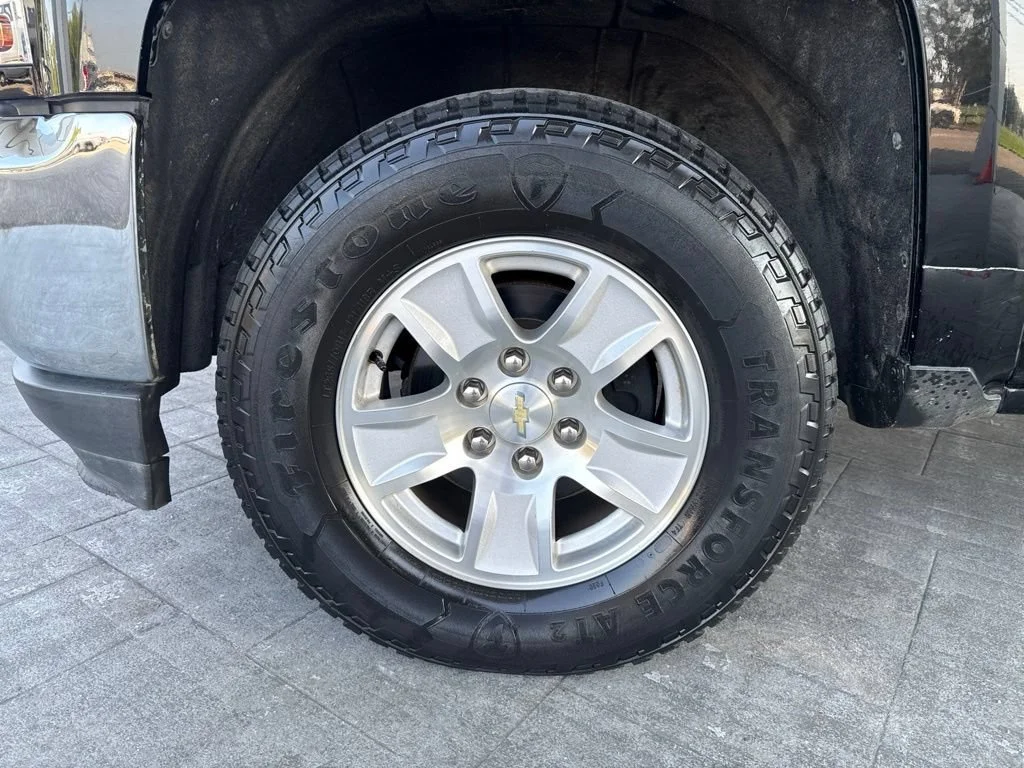 Used 2018 BLACK Chevrolet LT image 16