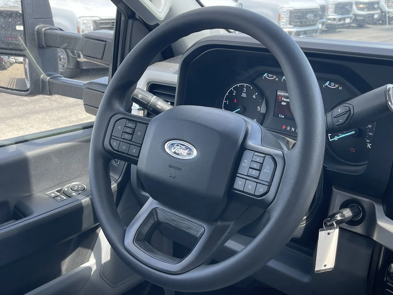 New 2026 Oxford White Ford XL image 15