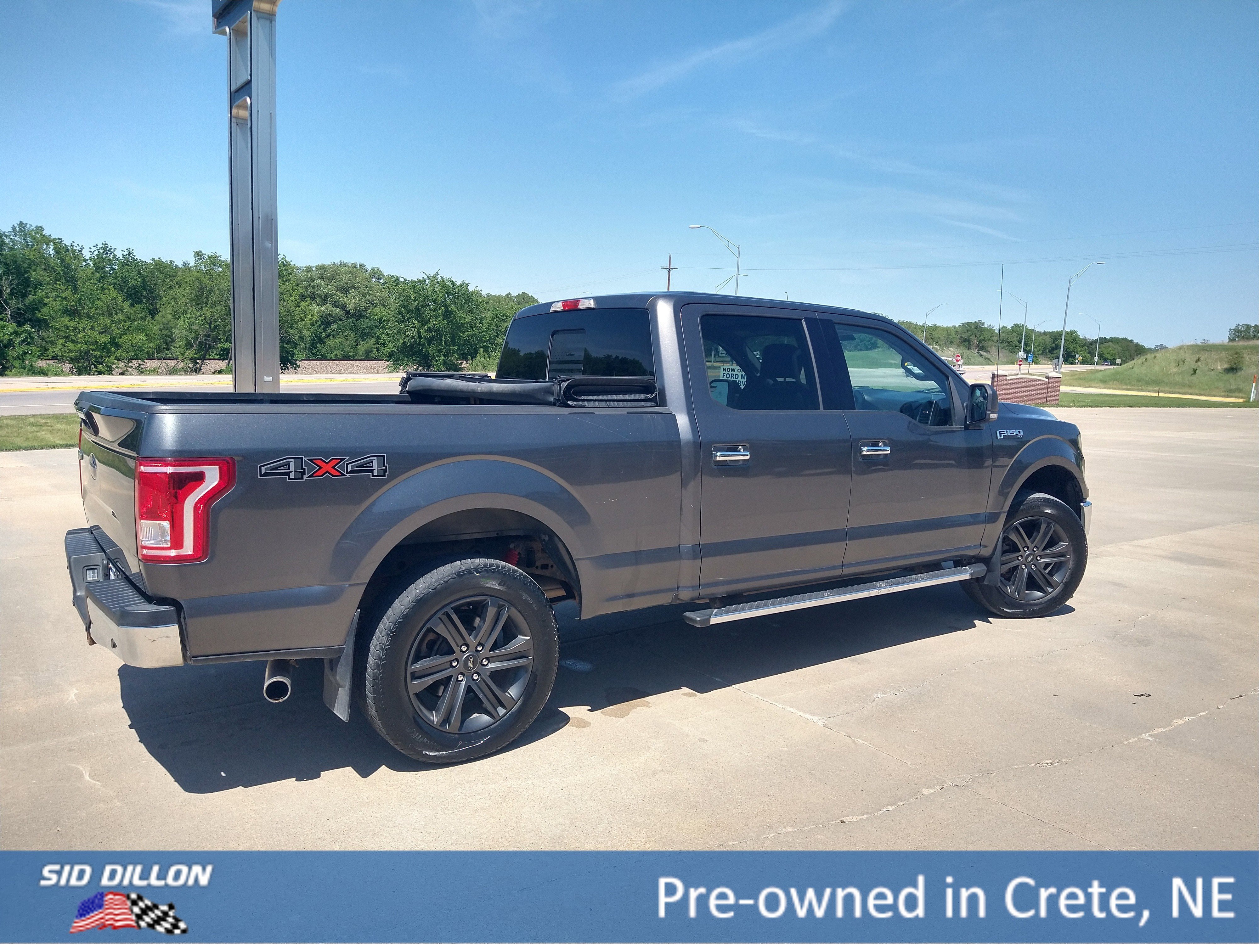 Used 2017 Magnetic Metallic Ford XLT image 13