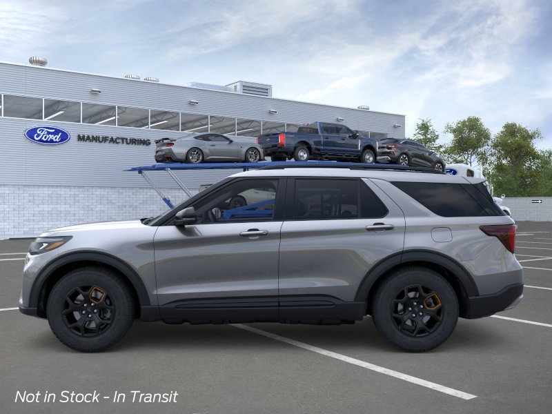 New 2026 Carbonized Gray Metallic Ford Tremor® image 3