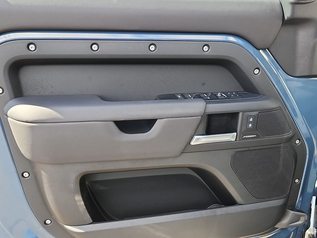 2025 Land Rover Defender S - Photo 12