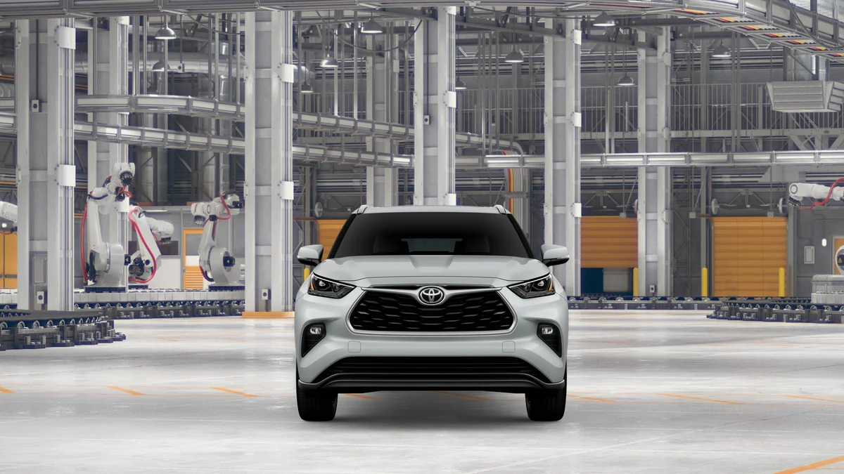 New 2026 Wind Chill Pearl Toyota Hybrid XLE image 17