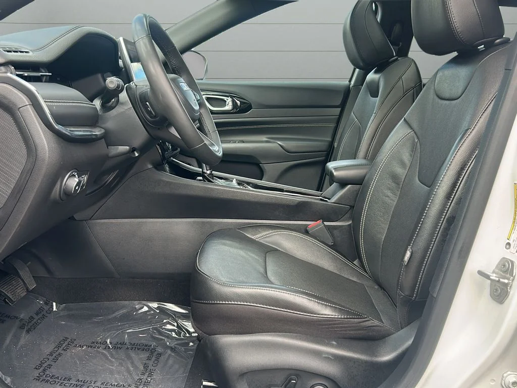 Used 2023 White Jeep Limited image 11