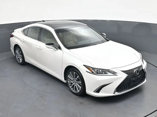 Used 2021 White Lexus 350 image 23