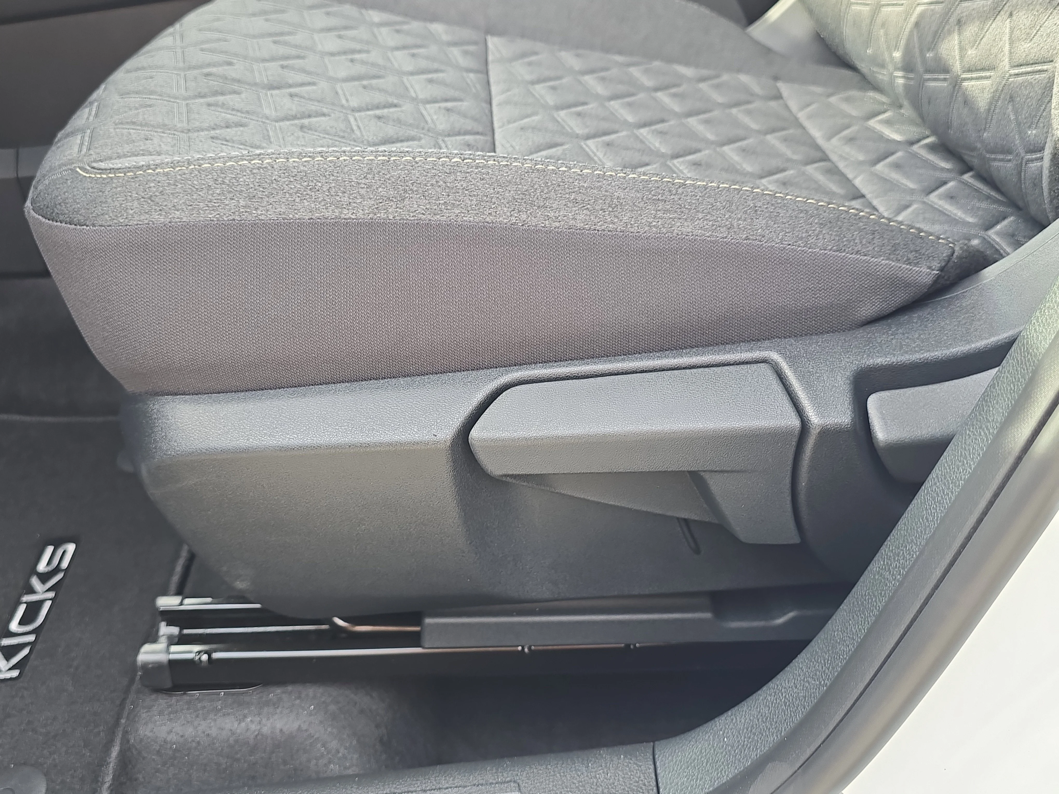2026 Nissan KICKS SV - Photo 22