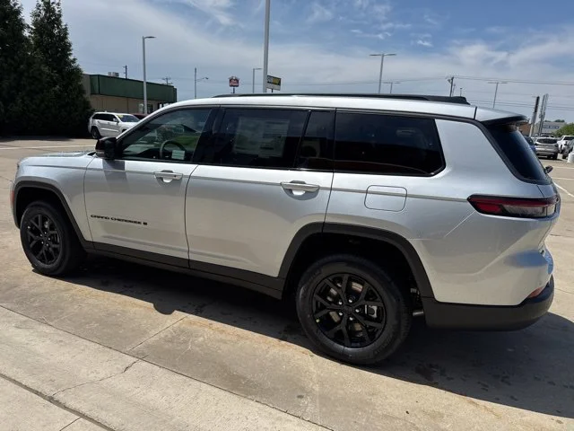 New 2026 Silver Jeep Altitude image 5