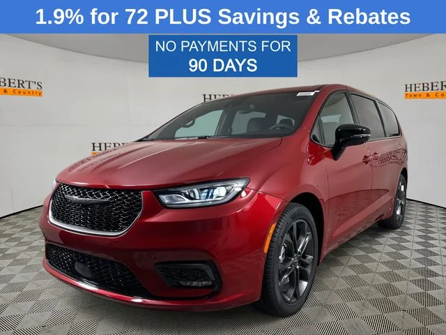2026 Chrysler Pacifica Select's photo