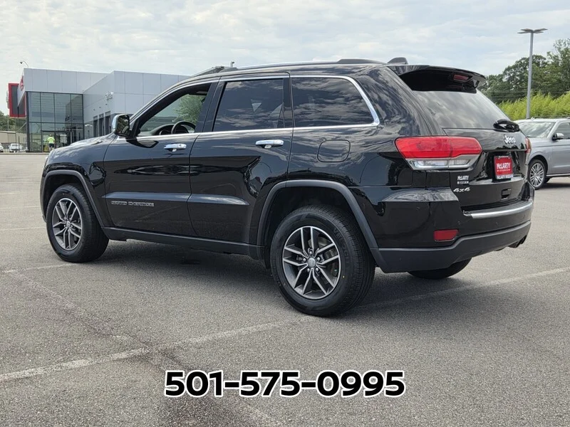 Used 2017 Diamond Black JEEP LIMITED 4X4 image 3