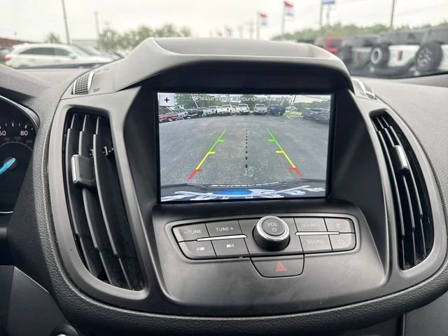Used 2019 Blue Ford SE image 23