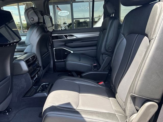 New 2026 High Gloss Black Exterior Paint Jeep Limited Reserve image 16