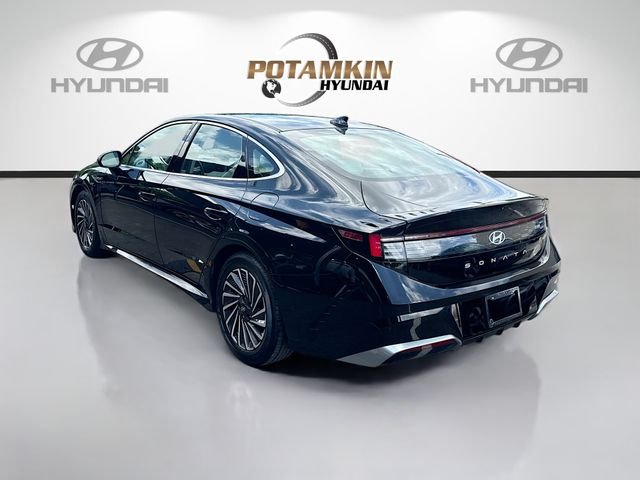 Used 2024 Black Hyundai SEL image 7