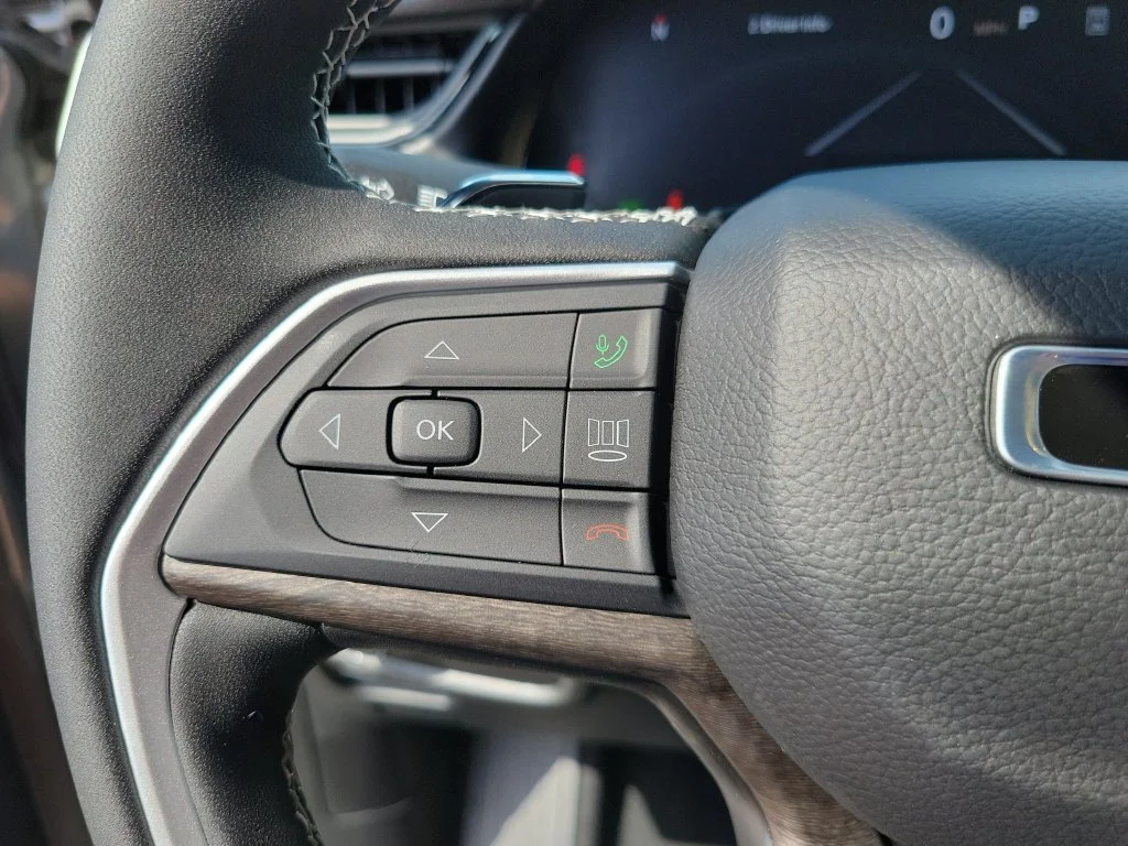 New 2027 Gray Jeep Laredo Altitude image 15
