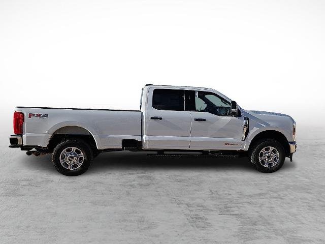New 2027 Oxford White Ford F-350® XLT image 37