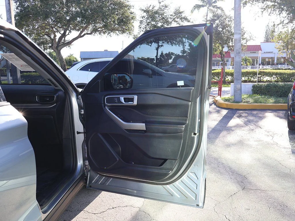 2023 Ford Explorer XLT - Photo 22