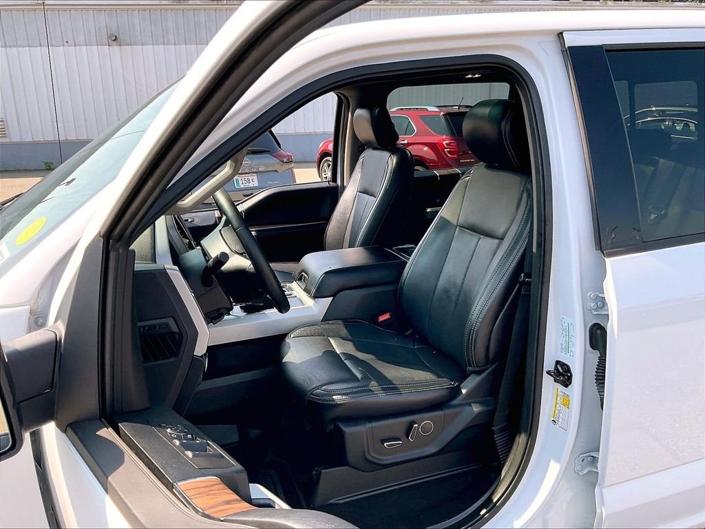 Used 2018 White Ford Lariat image 10