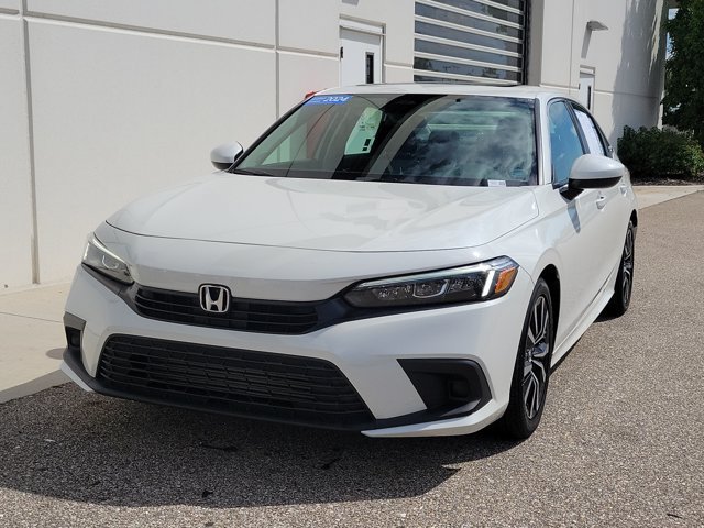 Certified Used 2024 Lunar Silver Metallic Honda 1.5T 4D EX image 3