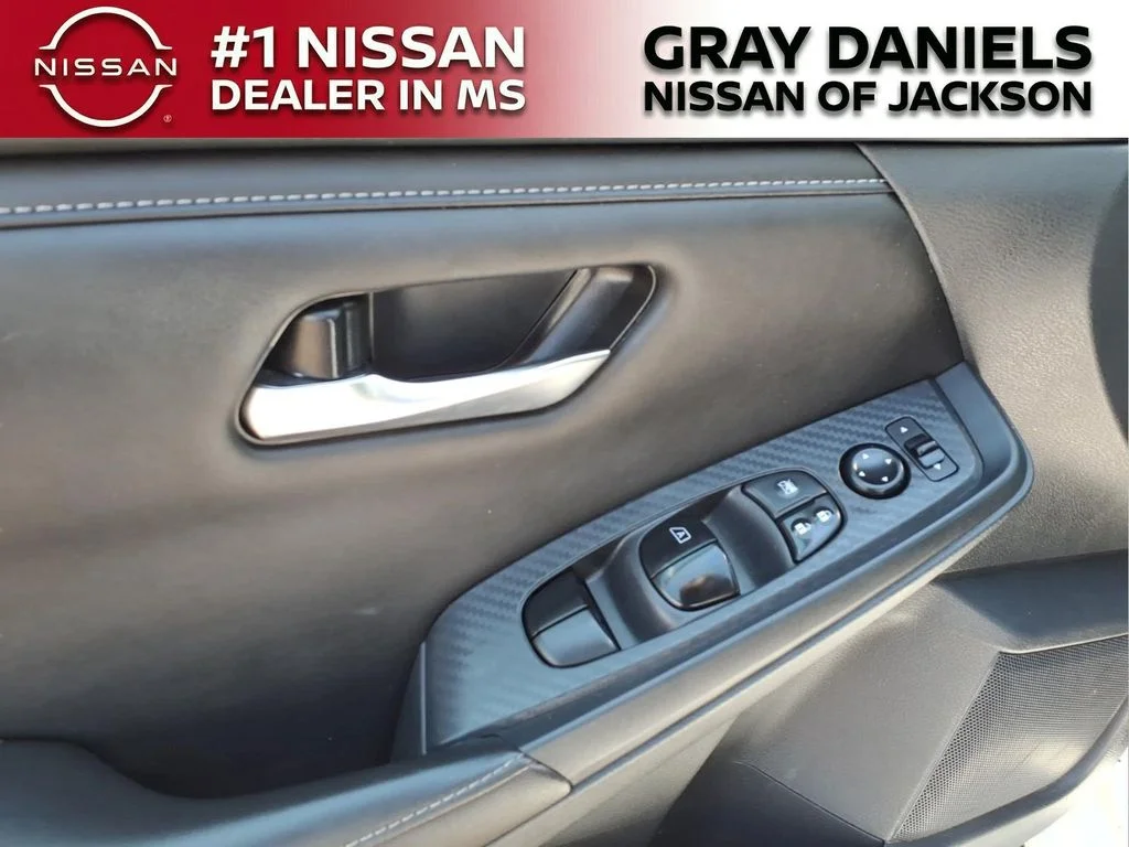 Used 2024 White Nissan SV image 10