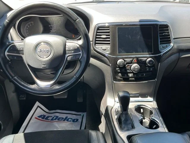 Used 2021 White Jeep Laredo X image 22