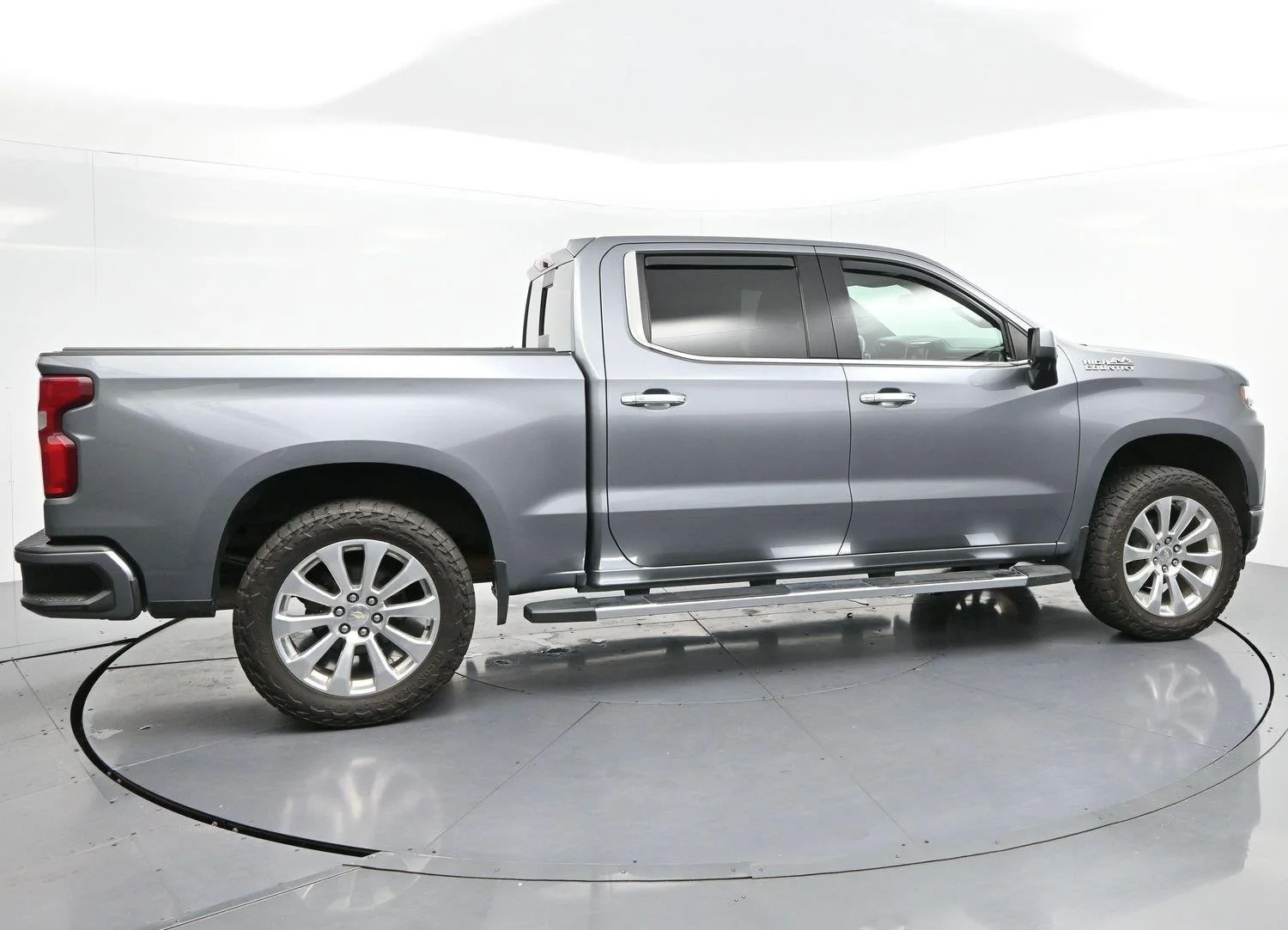 Used 2019 Satin Steel Metallic Chevrolet High Country image 8