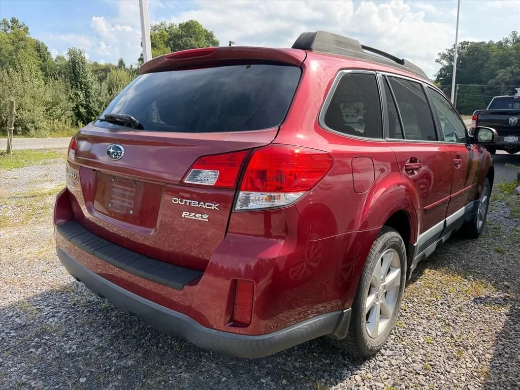 Used 2014 Red Subaru 2.5i image 6