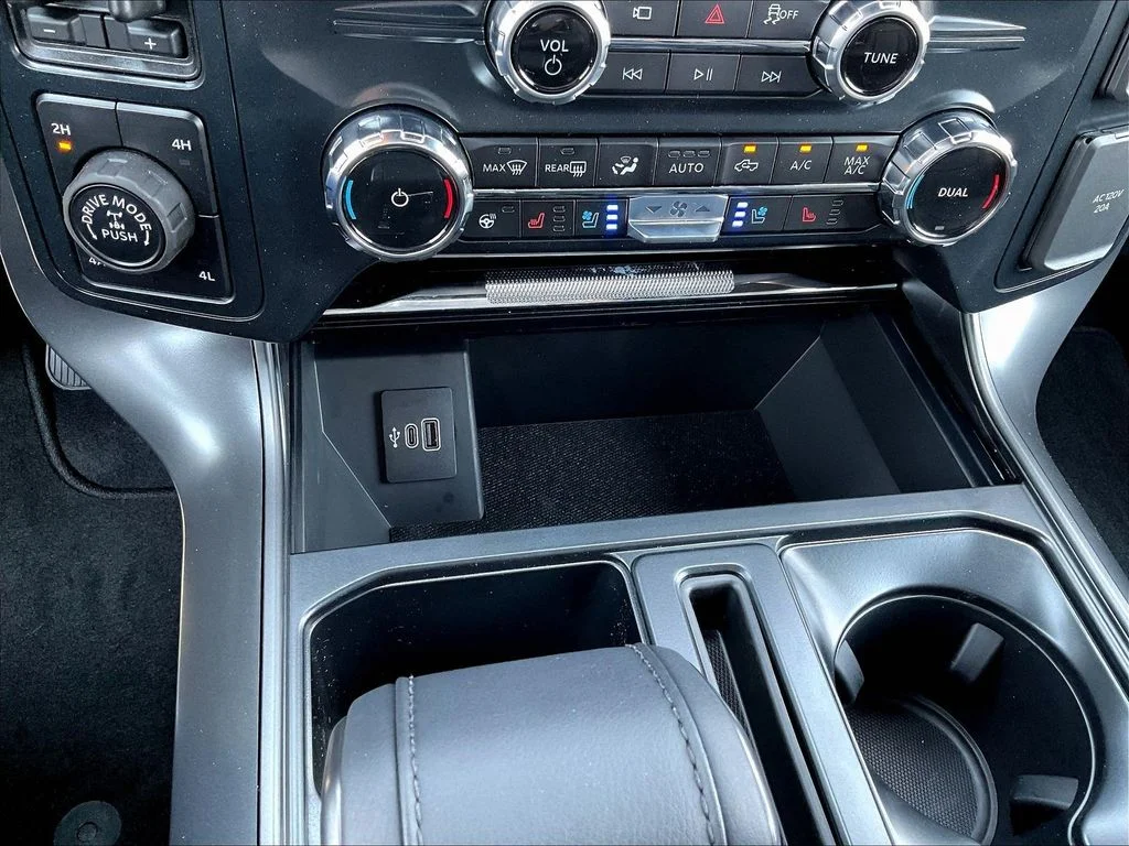 New 2026 Carbonized Gray Metallic Ford Tremor® image 24
