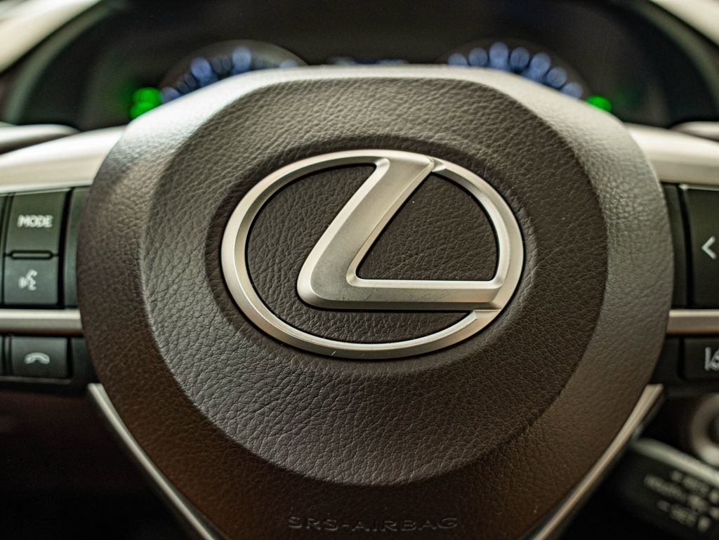 Used 2018 Eminent White Pearl Lexus RX 350L Premium image 21