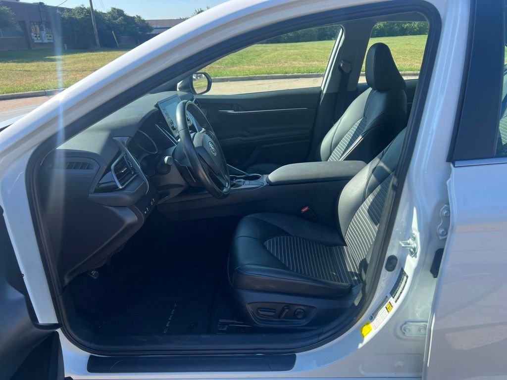 Used 2024 White Toyota SE image 5