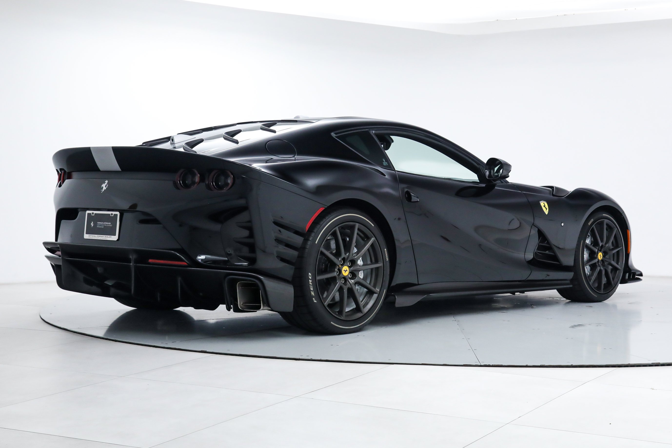 Used 2022 Black Ferrari  image 3