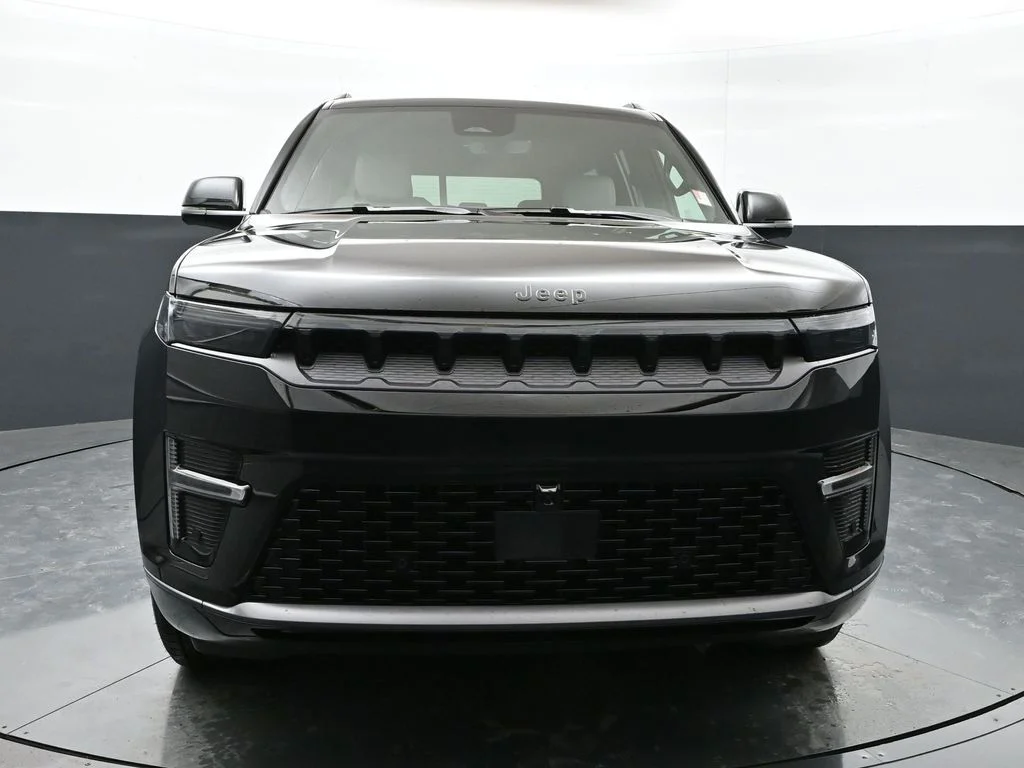 New 2026 High Gloss Black Exterior Paint Jeep Limited Altitude image 6