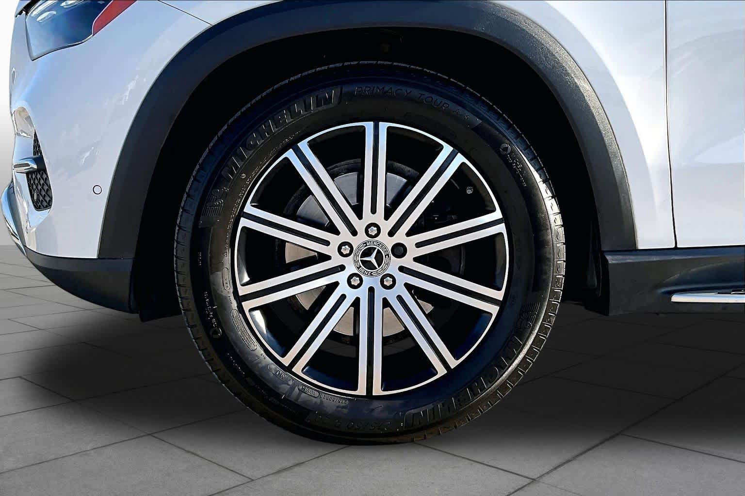 Used 2025 Polar White Mercedes-Benz GLE 350 image 11