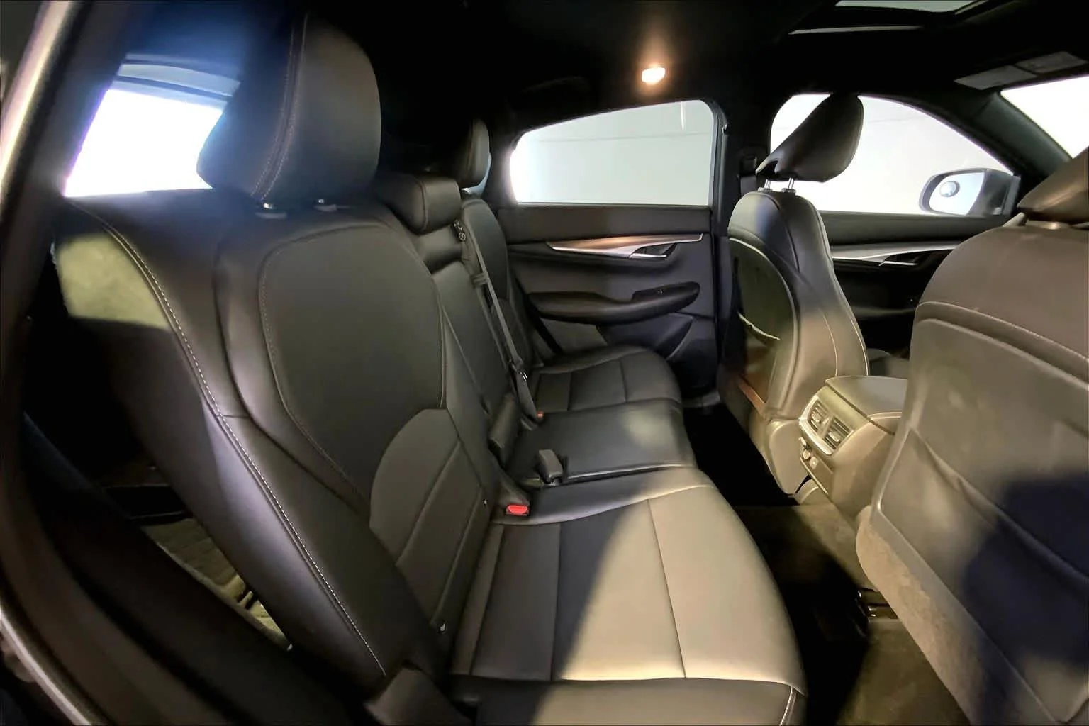 Used 2022 Mineral Black INFINITI LUXE image 20