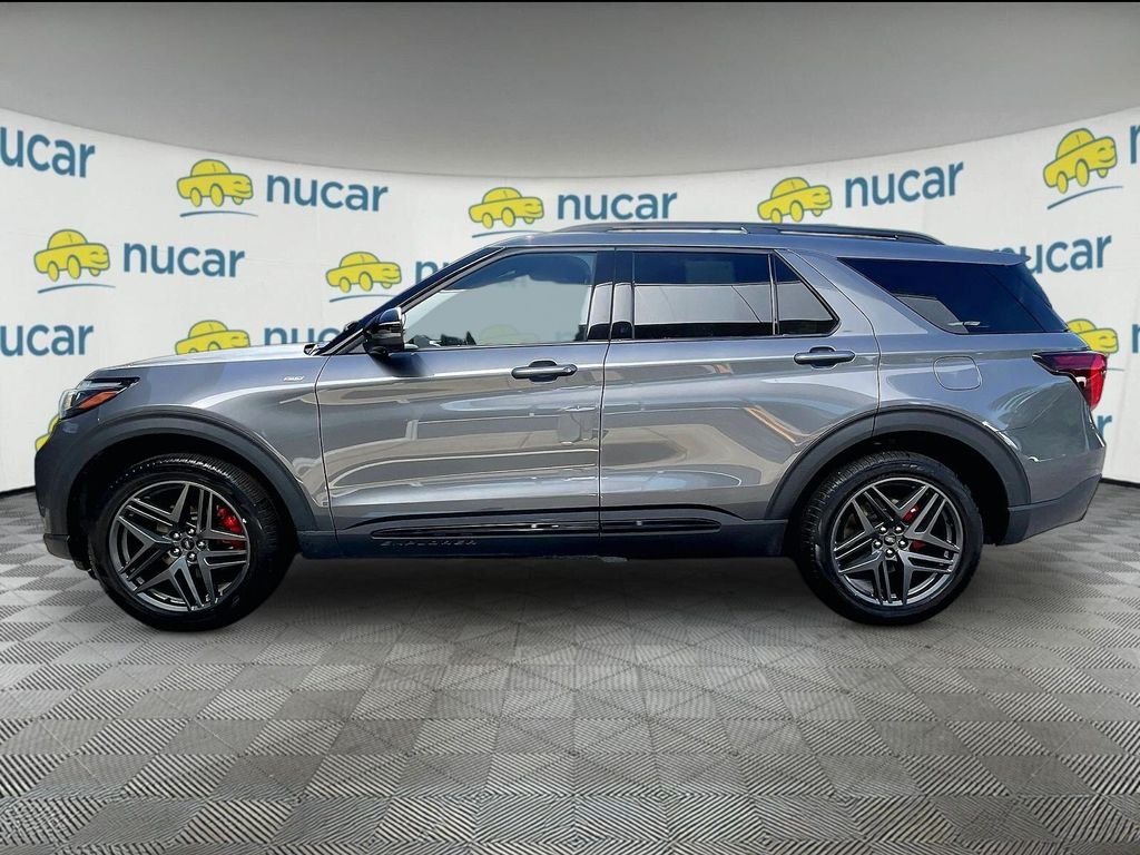 Used 2025 Gray Ford ST-Line image 4