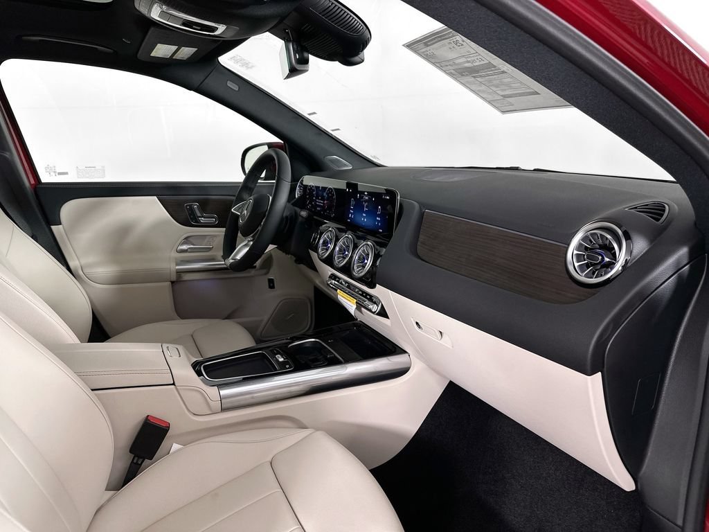 New 2026 MANUFAKTUR Patagonia Red Metallic Mercedes-Benz GLA 250 image 59