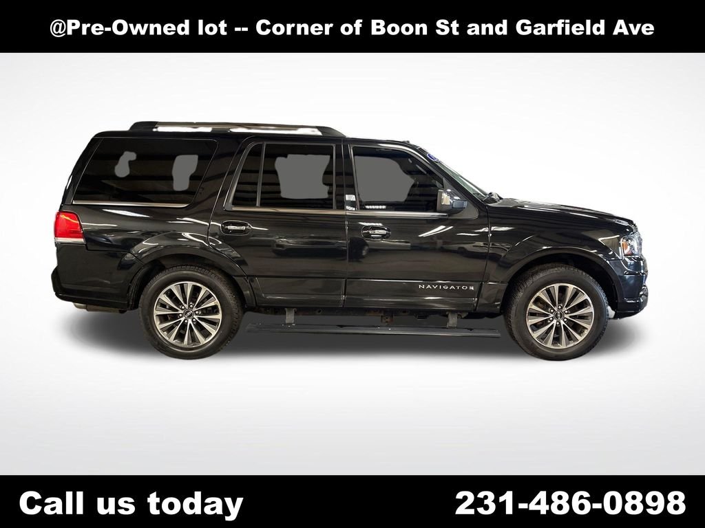 Used 2015 Black Lincoln Base image 6
