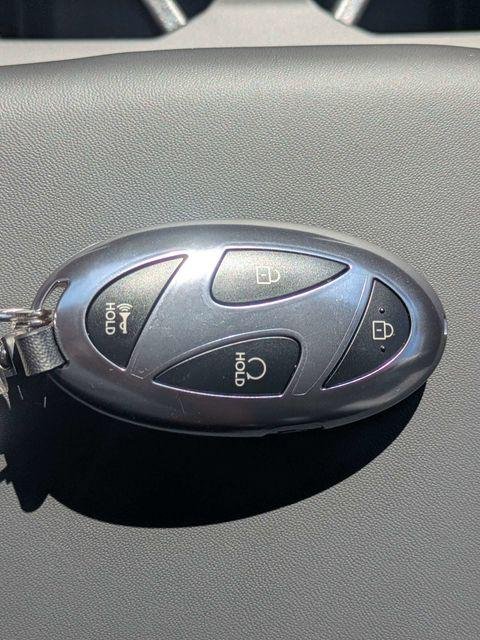 New 2027 Gray Hyundai SEL AWD image 33